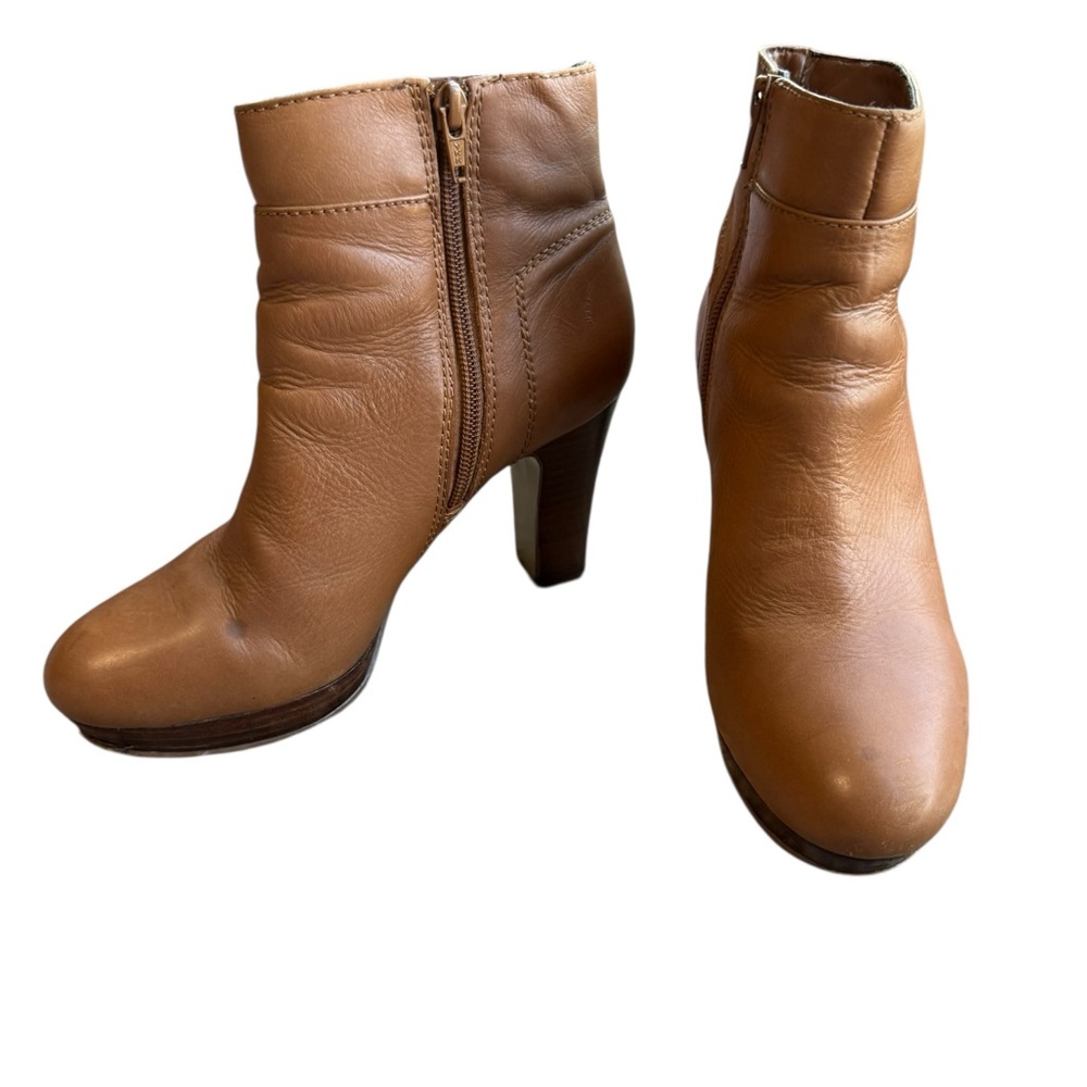 Nine West women’s size 7 camel colored 8 inch side zipper healed boots. - Picture 5 of 8